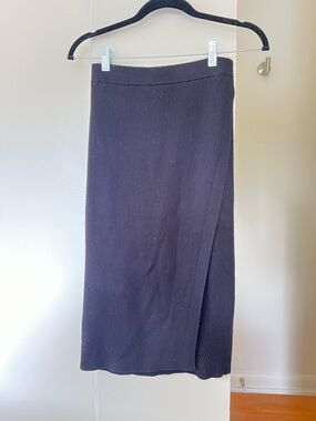 Soft Black Ribbed Midi Skirt